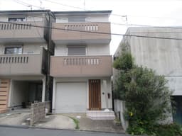 平成23年3月建築、令和8年3月リフォーム完了　紫竹西大門町の中古木造3階建て住宅　南向き　陽当たり良好の画像