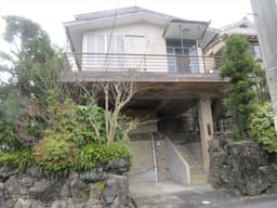 高台にある中古軽量鉄骨造2階建て住宅　南東向き　岩倉長谷町の画像