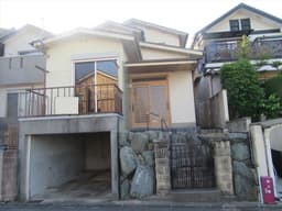 紫野西泉堂町の中古木造2階建て住宅　南東向き　陽当たり良好　駐車1台可能の画像