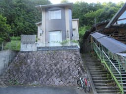 岩倉幡枝町の中古木造2階建て住宅　オール電化　南向き高台につき陽当たり良好の画像