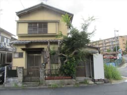 岩倉長谷町の角地に建つ中古木造2階建て住宅　収益物件としてもの画像