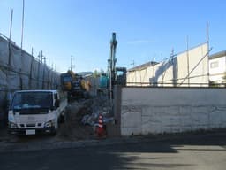 岩倉中町の建築条件無売土地　南向き　前面道路幅員6M　解体更地渡しの画像