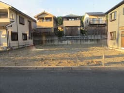 岩倉長谷町　南向き　閑静な住宅街にある建築条件無売土地　分割販売東側の画像