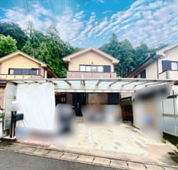 岩倉花園町の中古木造2階建て住宅 平成13年8月建築 駐車スペース(屋根付き) 2台有りの画像